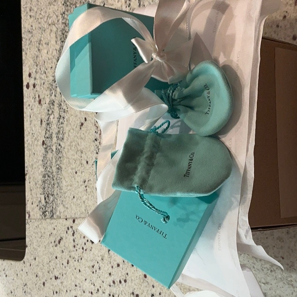Tiffany Packaging + Storage - Picture 5 of 5